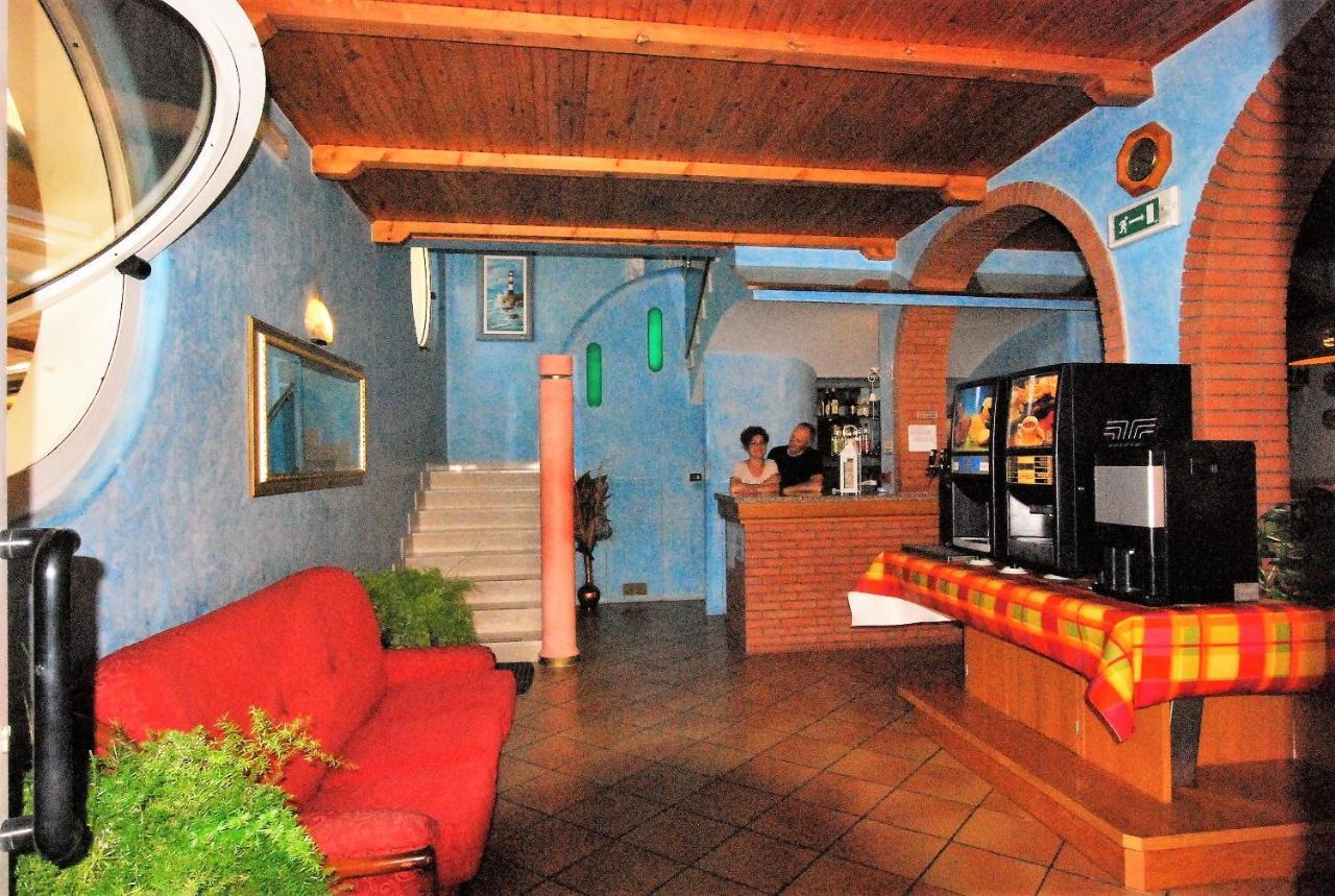 Hotel Cesari Rimini Exterior foto