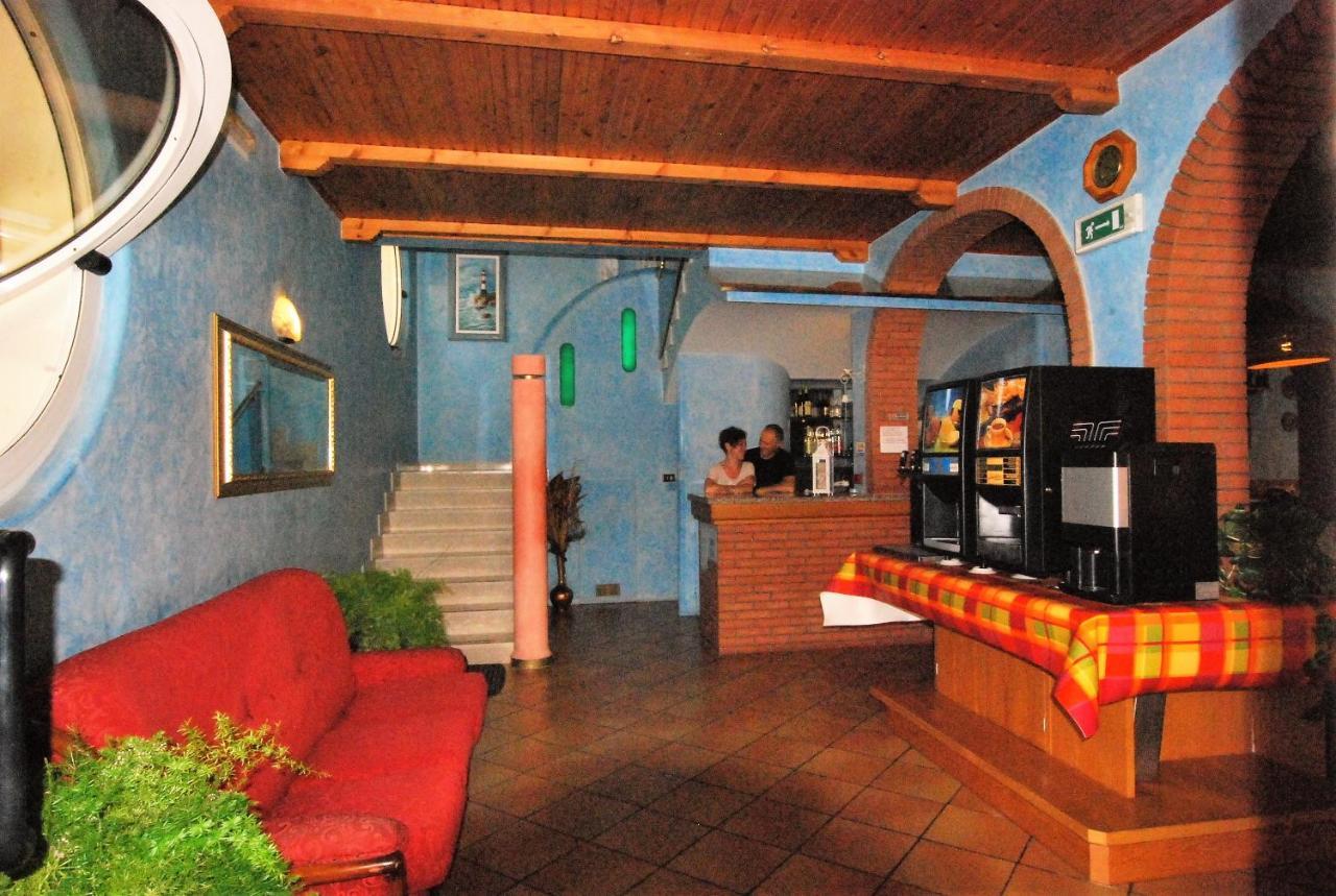 Hotel Cesari Rimini Exterior foto